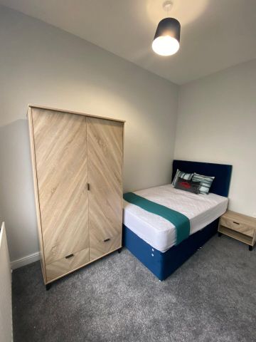 Myrtle Road (2 bed flat) - Photo 3