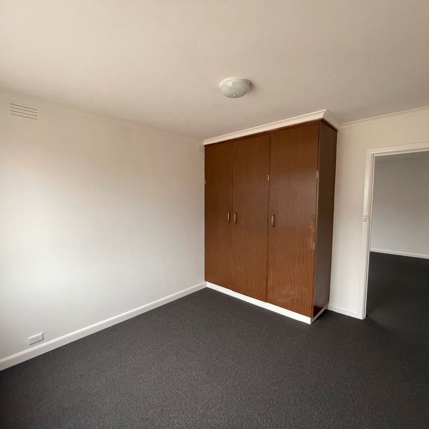 Location, location, location! - Photo 1