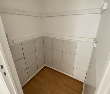 Location Appartement 3 pièces 37m² ST MAUR DES FOSSES 94210 - Photo 2