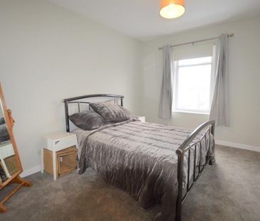 2 bedroom end of terrace house to rent - Photo 2