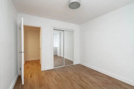 551 Eglinton Avenue East — 2 Bedroom - unit 605 - Photo 5