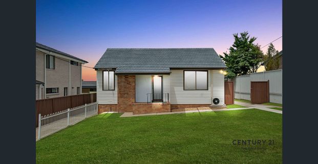 Freshly Renovated 2-Bedroom Home in Seven Hills! - Photo 1