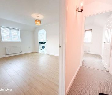 2 bedroom coach house to rent - Photo 1