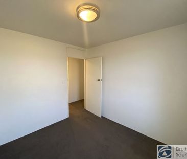 FANTASTIC APARTMENT IN SOUGHT AFTER LOCATION - Photo 3