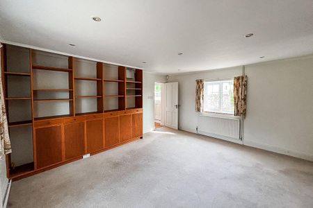 5 bedroom detached house to rent - Photo 4