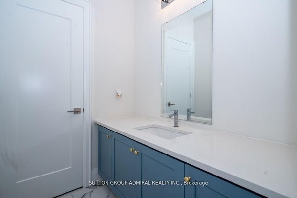 For Lease - 42 Solar Street, Richmond Hill, Ontario - Photo 1