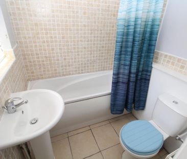 2 bedroom terraced house to rent - Photo 2