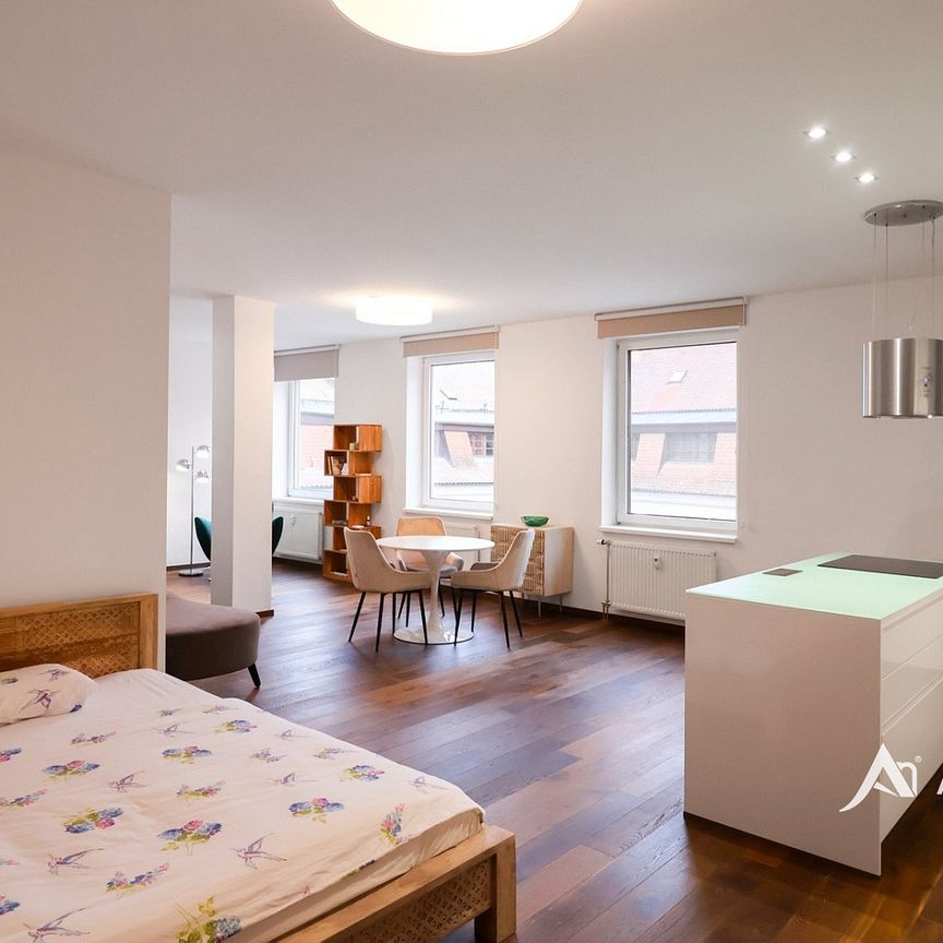 Pronájem bytu 1+kk 53 m² - Fotografie 1
