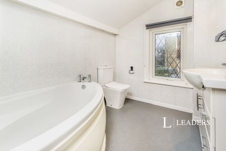 2 bedroom house to rent Whitehorse Hill, Chatham, Kent, ME5 - Photo 2