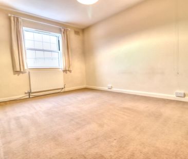 3 bedroom flat to rent, - Photo 2