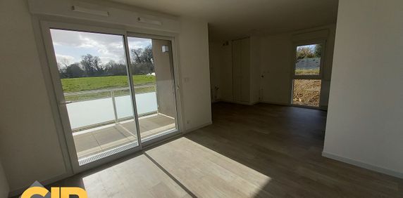Location Appartement 2 pièces 47m² CHARTRES DE BRETAGNE 35131 - Photo 2