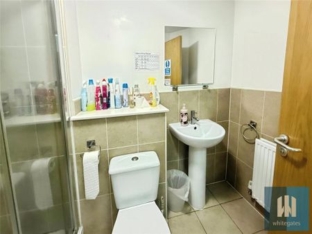 1 bedroom in a house share to rent - Photo 5
