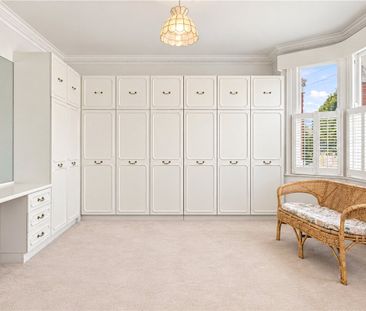 A spacious three double bedroom garden period house located in the popular 'Alphabet Streets' close to Bishops Park. EPC rating D - Photo 5