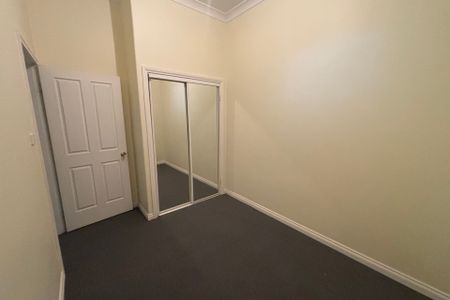 2/1 Chapman Street - Photo 2