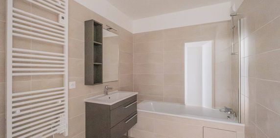 Rental Apartment Clichy Centre ville - Photo 2