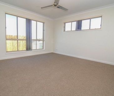 Large 4 bedroom home - Photo 1