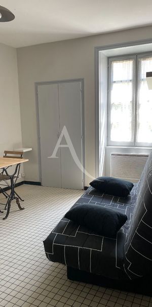 Location Appartement 1 pièce 16m² FONTENAY LE COMTE 85200 - Photo 1