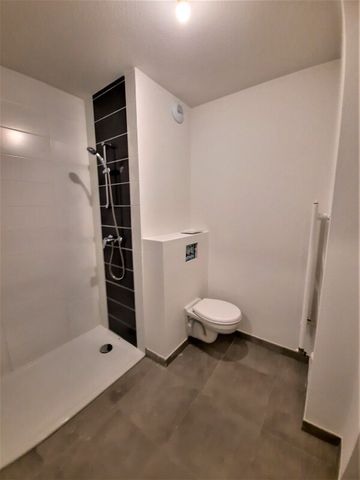 Location Appartement 2 pièces 43m² LORMONT 33310 - Photo 2