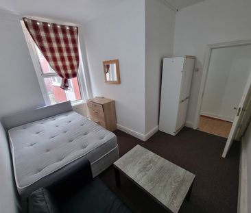 Studio Flat, Smithdown Road, L7 - Photo 1