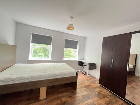 4 bedroom townhouse to rent - Photo 3