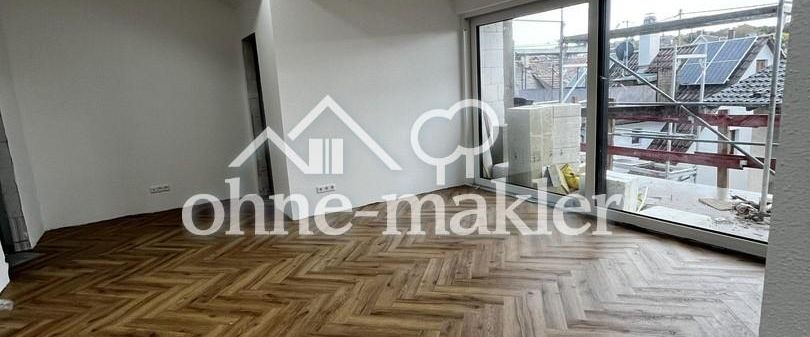 Erstbezug nach Neubau: 3 Zimmer, Balkon und zentrale Lage. - Photo 1