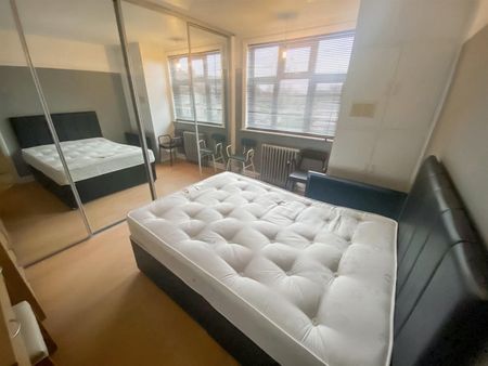 Church Lane, Stoke, CV2 4AP - Photo 4