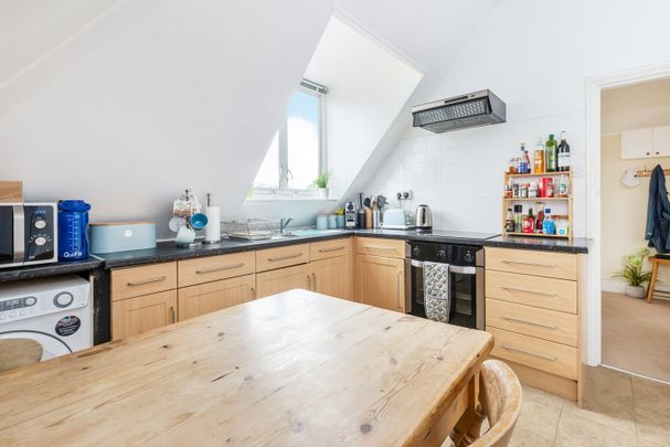 1 Bed Flat, Upper Richmond Road, SW15 - Photo 1