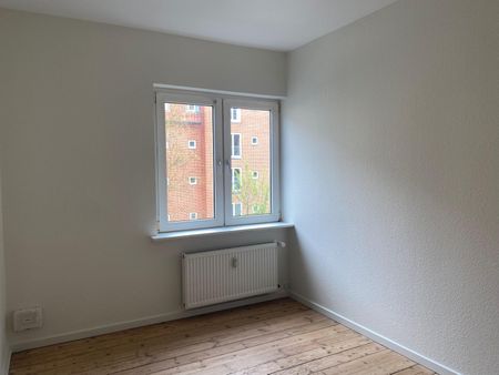 <b>BUDGETVENLIG 3-VÆRELSES LEJLIGHED I VEJGAARD </b> - Photo 3