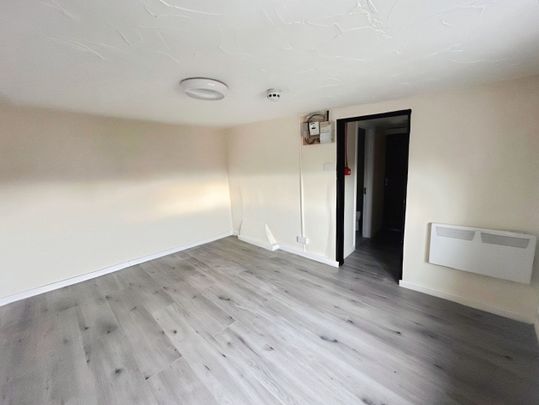 One-Bedroom House share - Photo 1