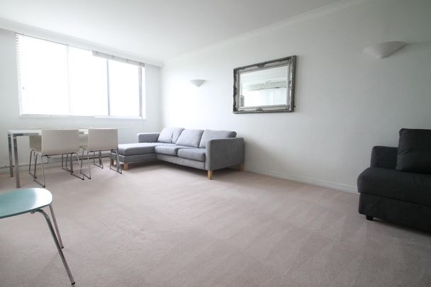 Quadrangle Tower, W2, London - Photo 1