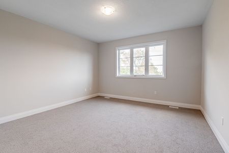 For Lease - 15 Kenneth Campbell Court, Aurora, Ontario - Photo 5