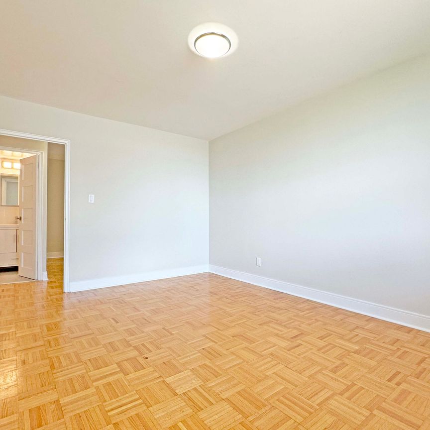 For Lease - 490 Eglinton Avenue Unit# 404, Toronto, Ontario - Photo 1