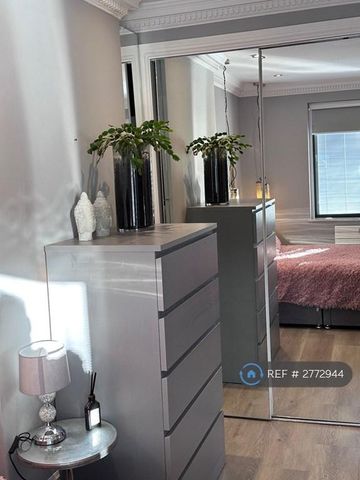 1 bedroom in a flat share to rent - Photo 3