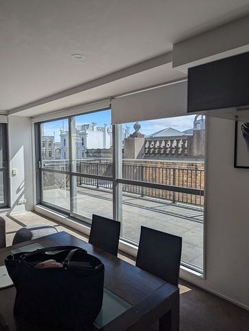 Large 2 bedroom apartment with massive balcony - Photo 5