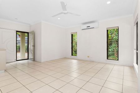 5 Dwyer Place, Redlynch. - Photo 3