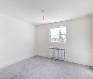 London Road, Cheltenham, GL52 - Photo 2