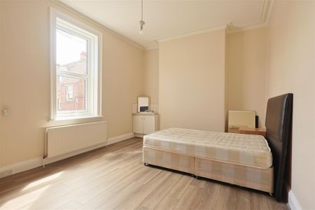 4 bedroom Student Maisonette to rent in High Street, Gosforth, Newcastle upon Tyne - Photo 5