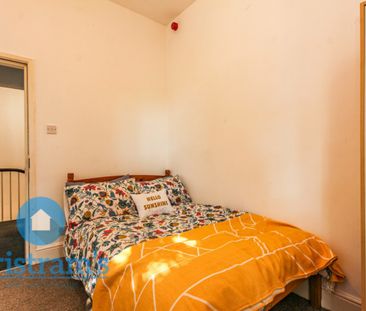 6 bed Flat for Rent - Photo 4