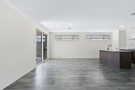 17 Kelston Approach, Lakelands. - Photo 2