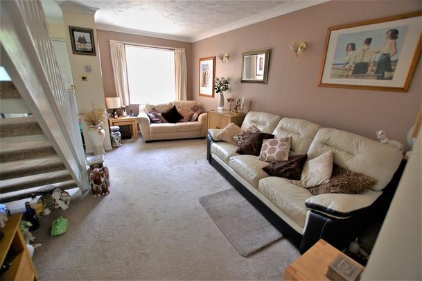 2 bedroom terraced house to rent - Photo 1