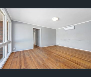9 Myrtle St, Melton South, Vic 3338 - Photo 6