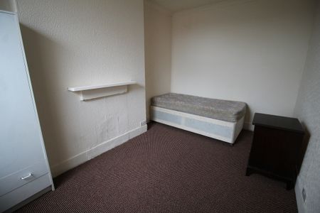 4 Bed Student Accommodation - Photo 2