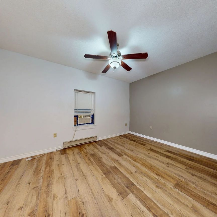 For Lease - 108 Queen Street Unit# Unit 5, West Grey, Ontario - Photo 1
