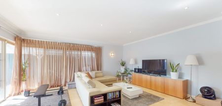 COSY PROPERTY with EASY ACCESS to all AMENITIES! Rossmoyne Senior High School Zone! - Photo 2