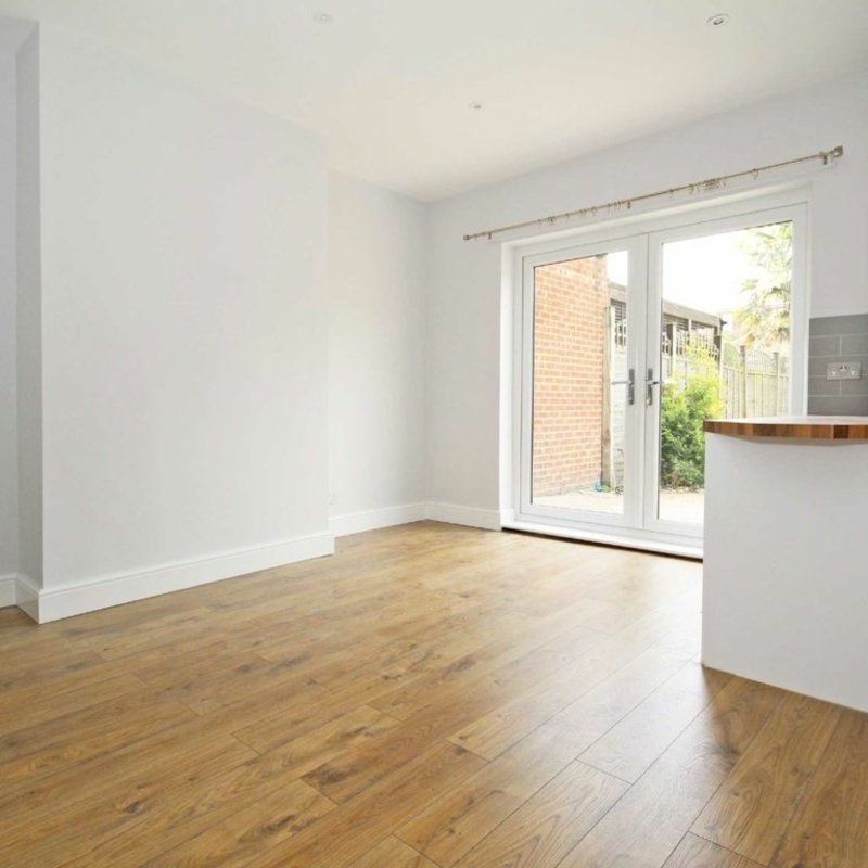 Dordrecht Road, Acton, W3 - Photo 1