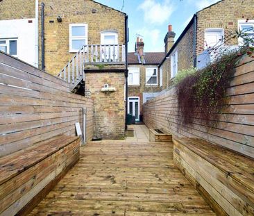2 bedroom maisonette to rent - Photo 1
