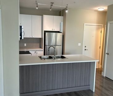 PARALLEL ONE APTS - 305 - P1-305 - Photo 2