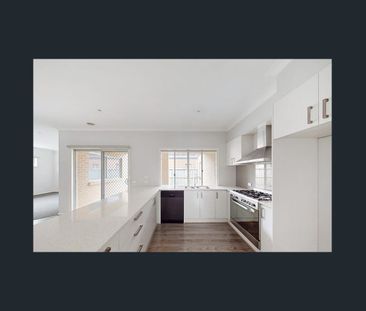 Quality home opposite Wetlands! - Photo 6