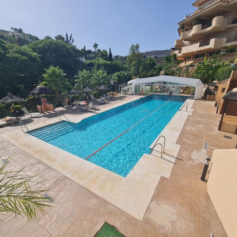 3 bedroom luxury Flat for rent in Nueva Andalucia, Spain - Photo 1