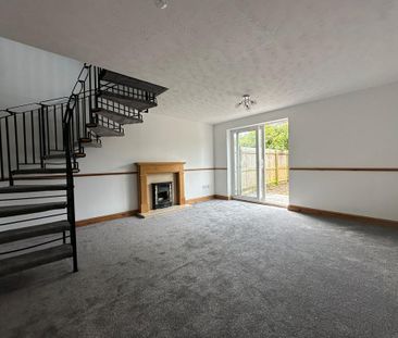 2 bedroom semi-detached house to rent - Photo 2